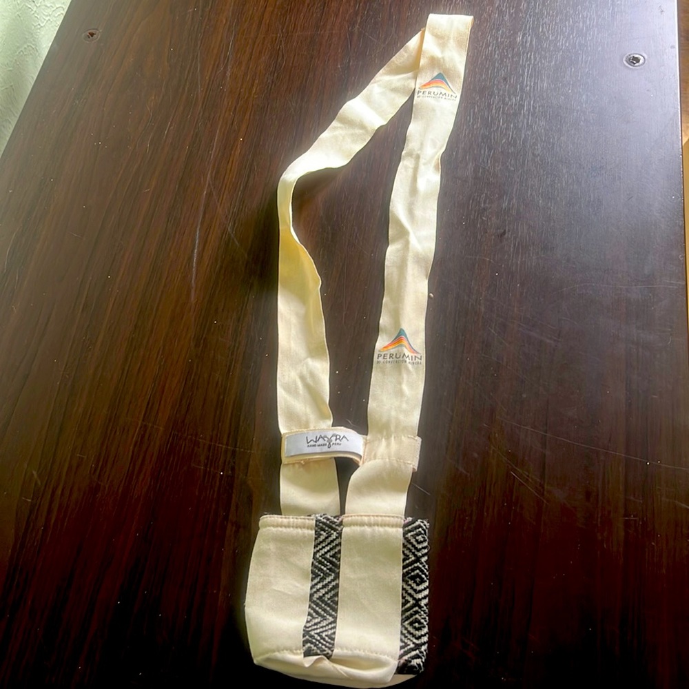 Perumin bottle carrier